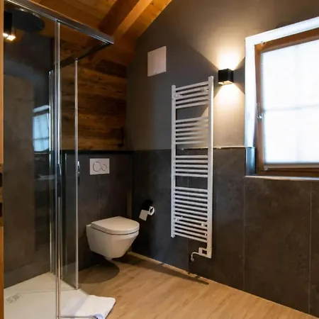 Holiday home Elegant Alpine Chalet For 10 Guests Wald im Pinzgau